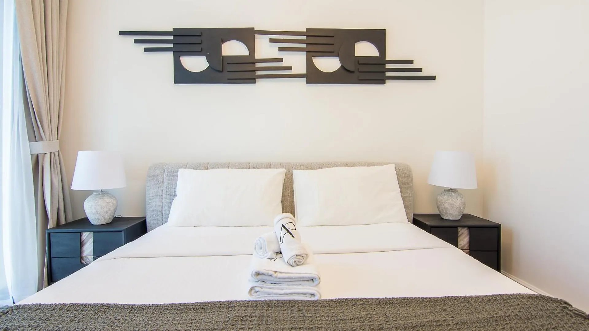 Brand New Stylish 2 Bedroom With Balcony 迪拜 阿拉伯联合酋长国