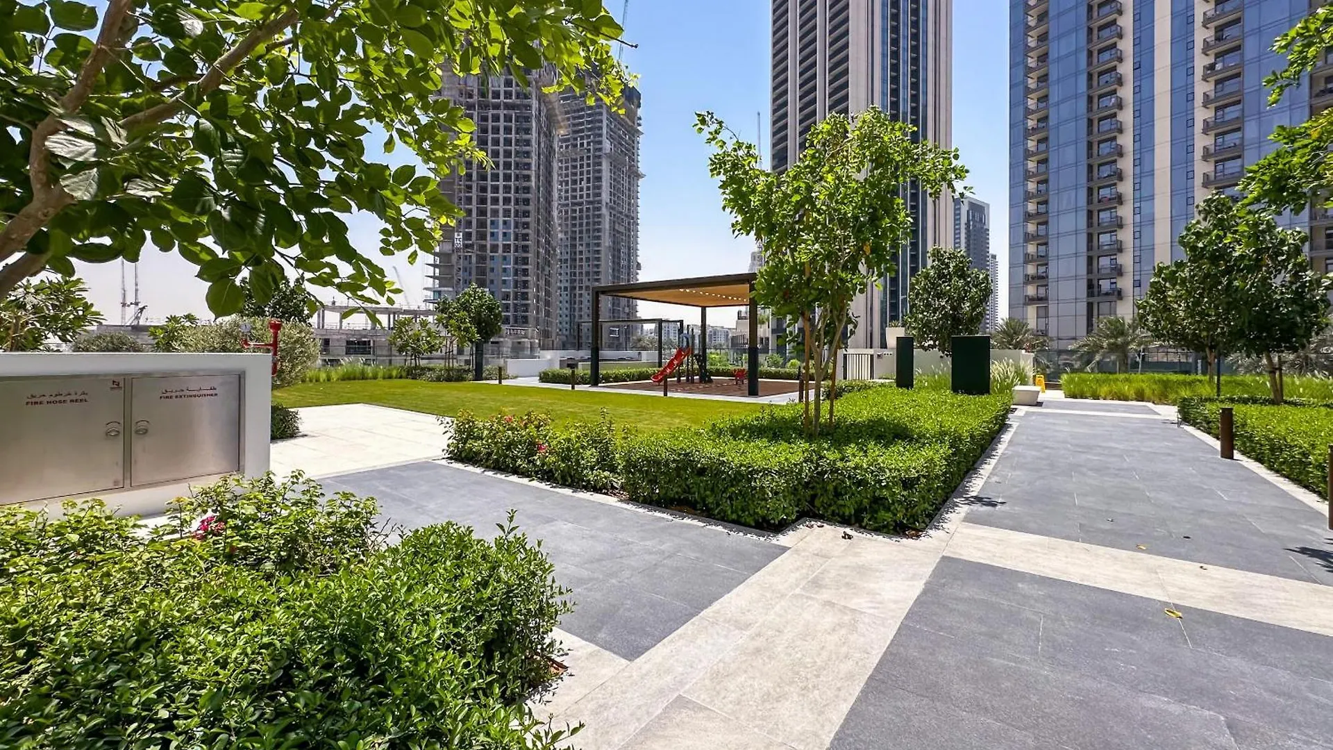 Brand New Stylish 2 Bedroom With Balcony 迪拜