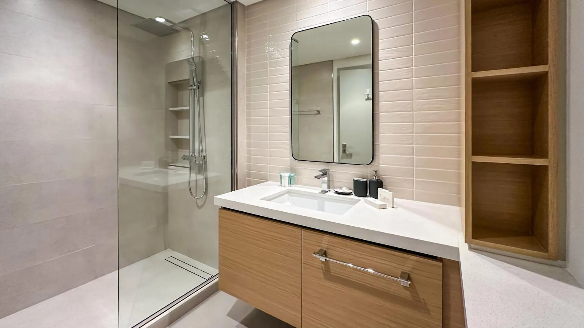 Brand New Stylish 2 Bedroom With Balcony Dubai