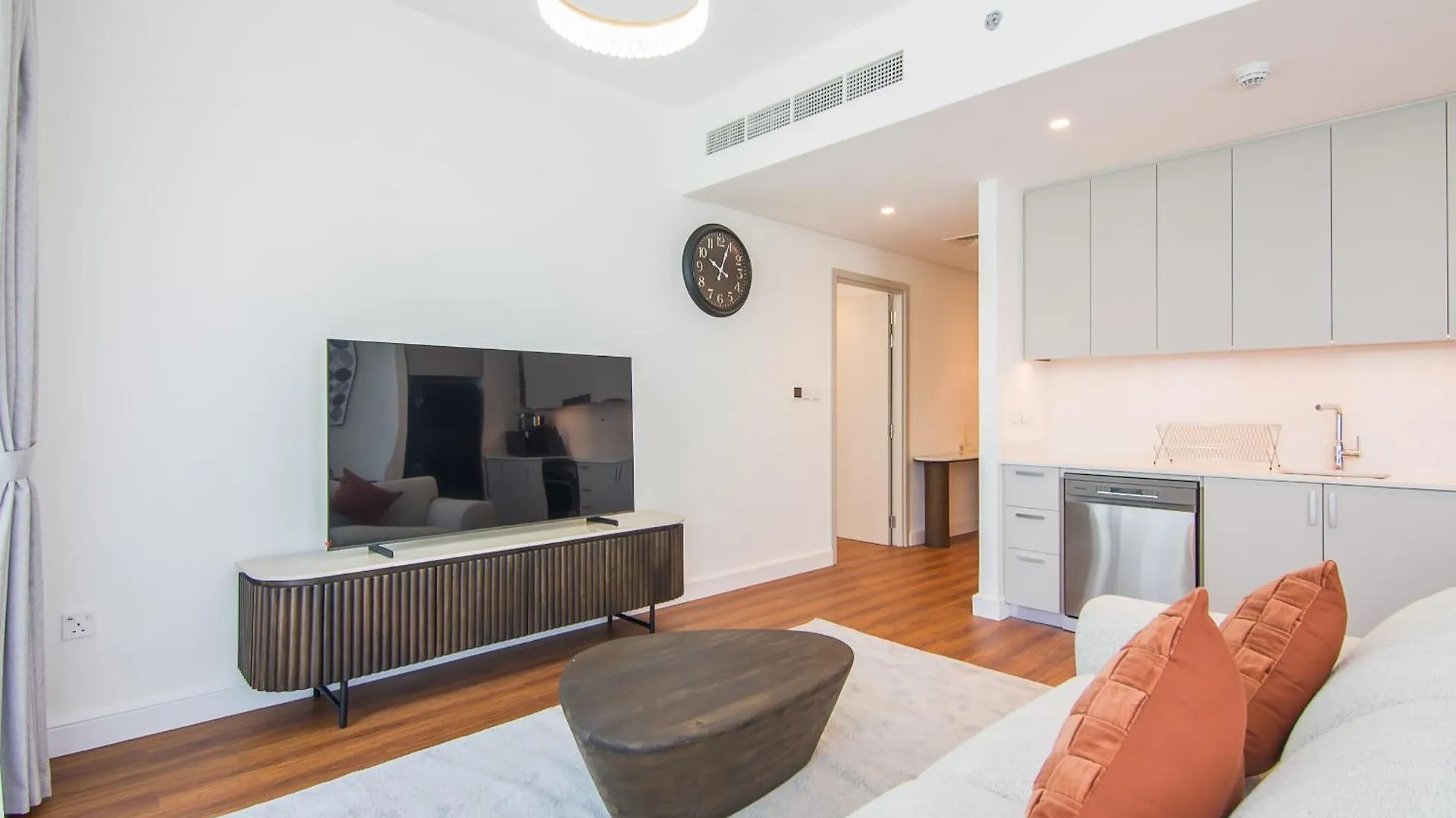 Apartment Brand New Stylish 2 Bedroom With Balcony Dubai United Arab Emirates