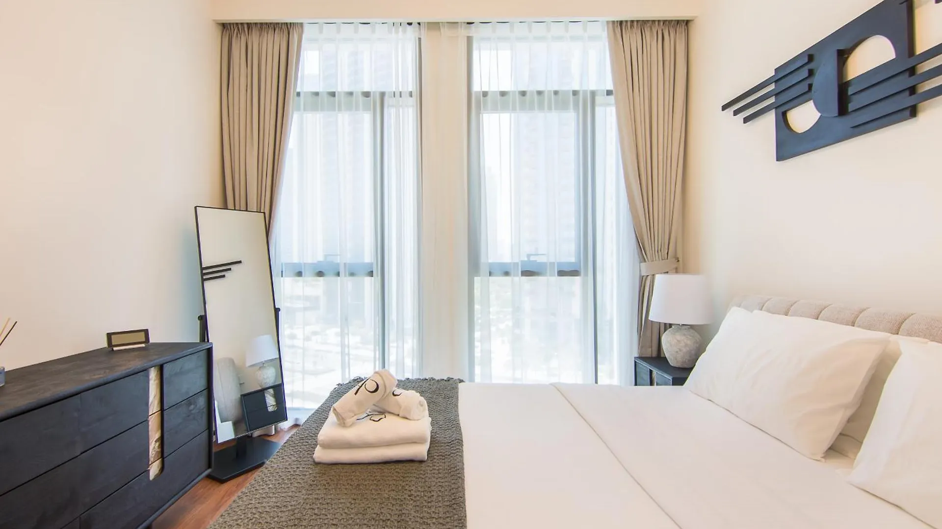 Apartment Brand New Stylish 2 Bedroom With Balcony Dubai